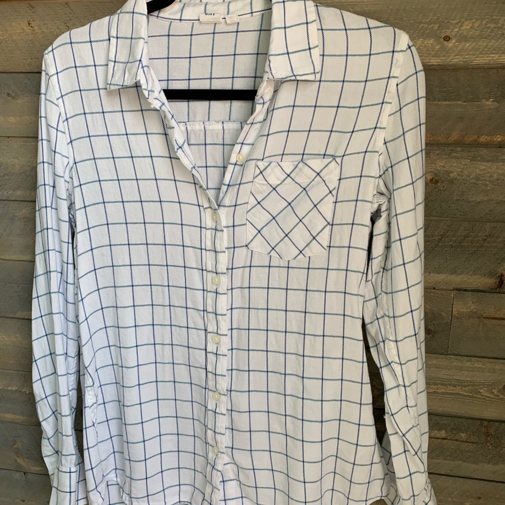 Gap lightweight button up shirt